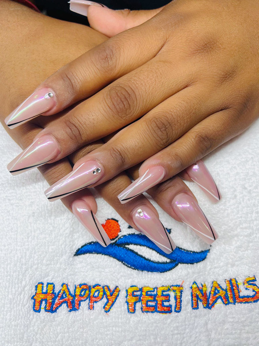 HAPPY FEET NAILS & SPA 3